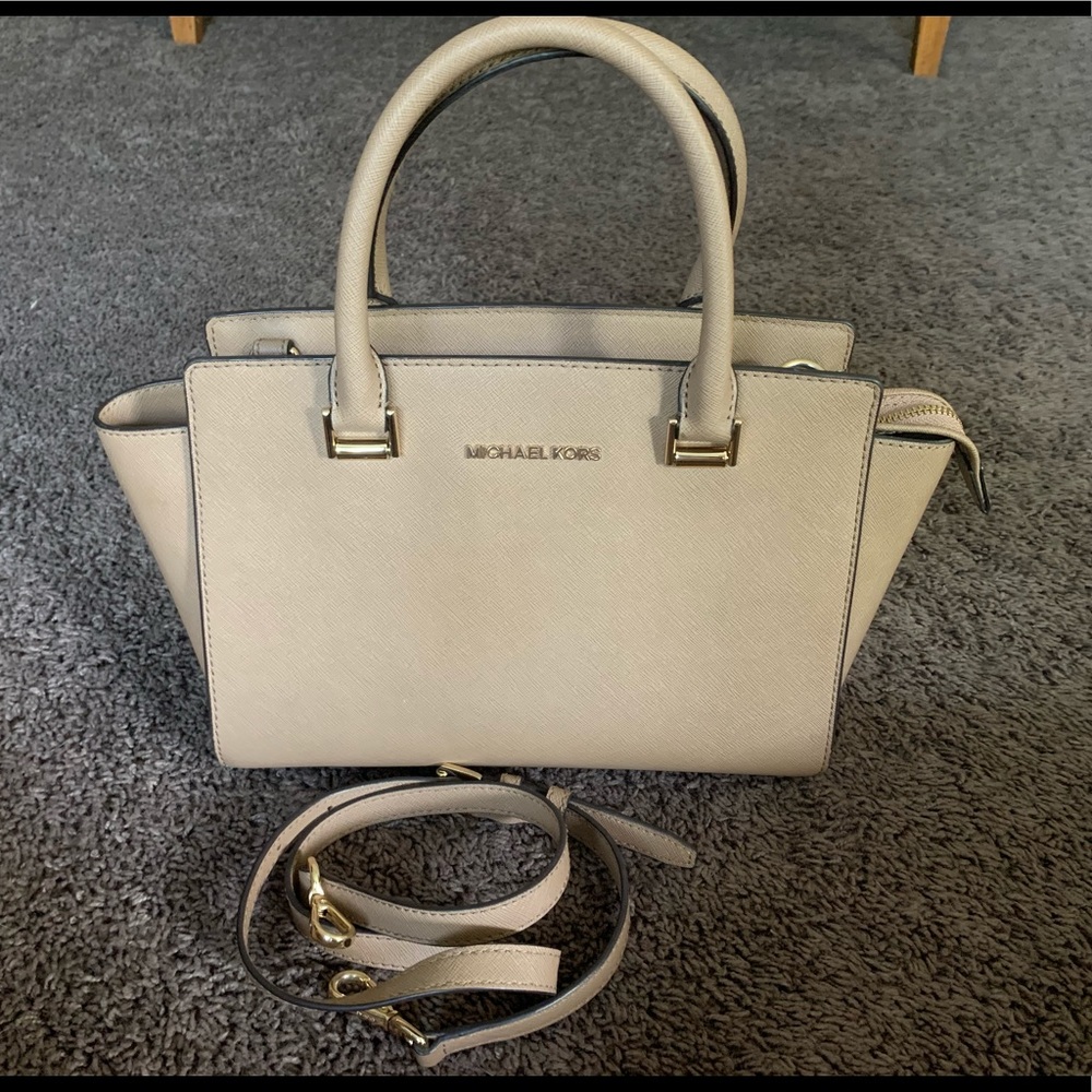 Michael Kors purse with handles & crossbody strap